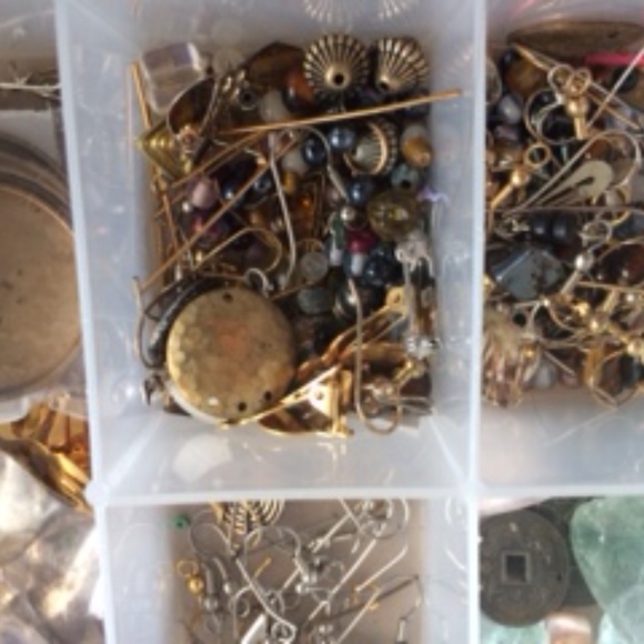 Tons of Fun with Beads and Findings - Picture 5 of 8